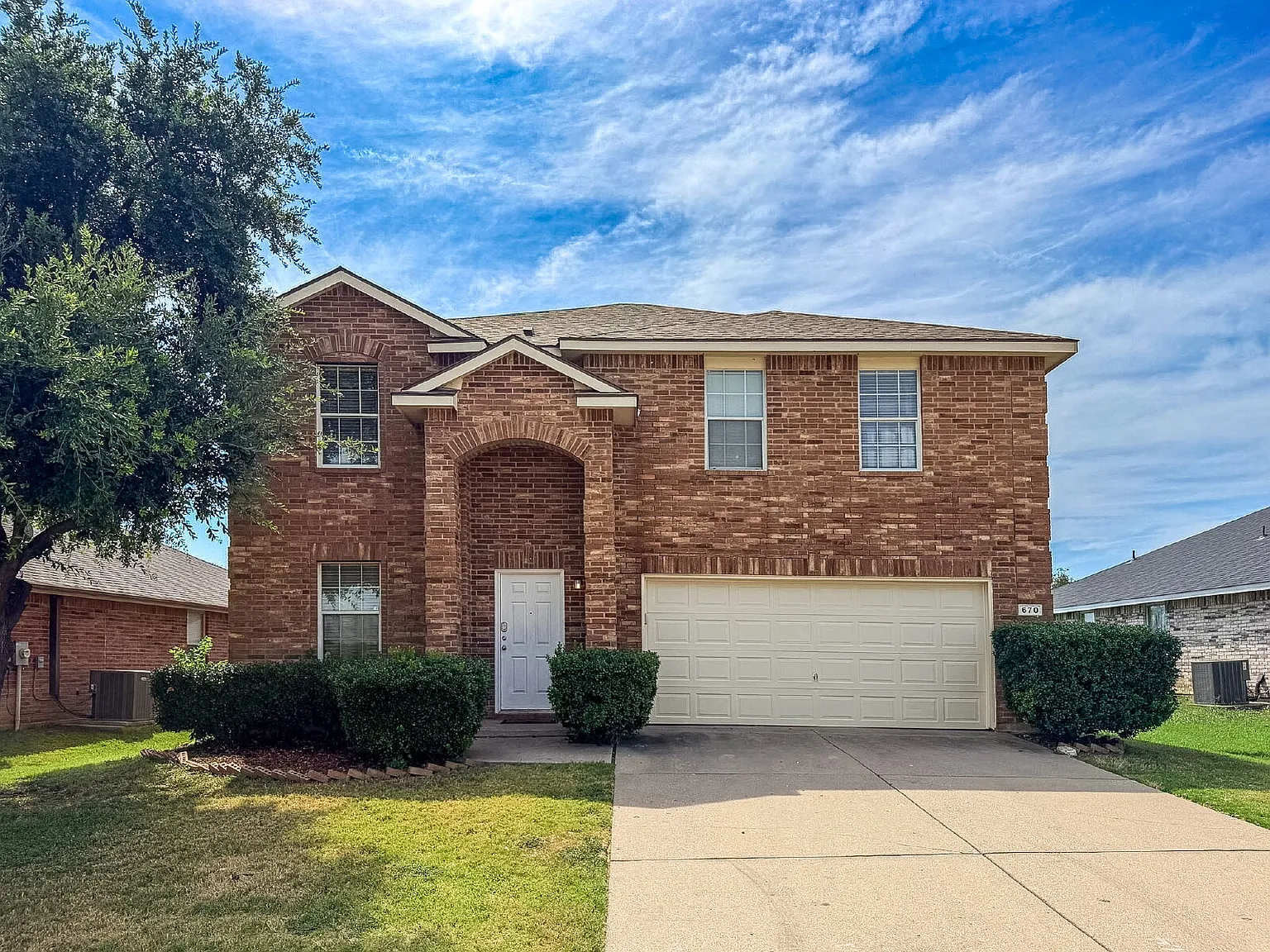 4 bed, 2.5 bath, 2314 sqft, $2,275 — Photo 4