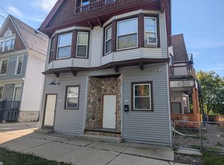 325 E Garfield Ave #1, Milwaukee, WI 53212