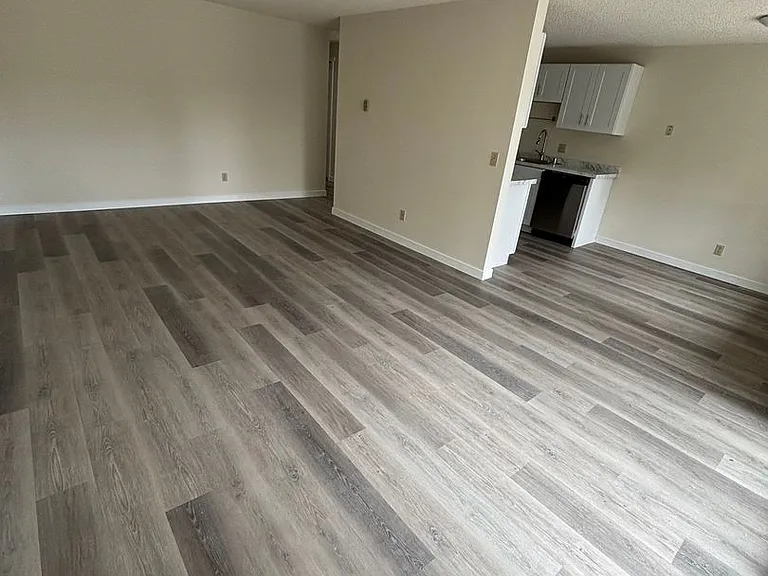 Willowbrook Apartments — Photo 24