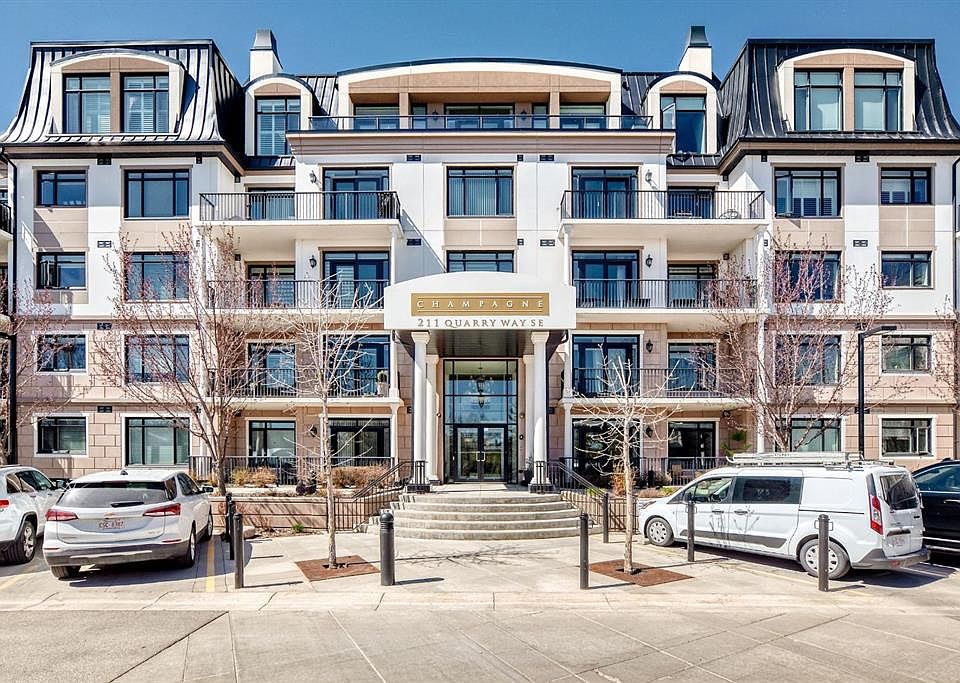 1st image of 211 E Quarry Way SE #404