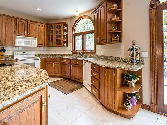 4th image of 11535 Robin Wood Ln