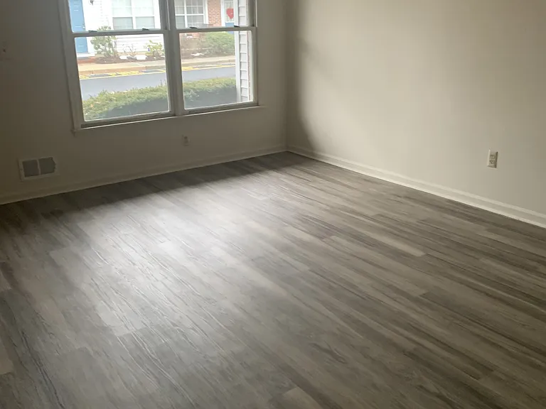 Victoria Village Apartments — Photo 5