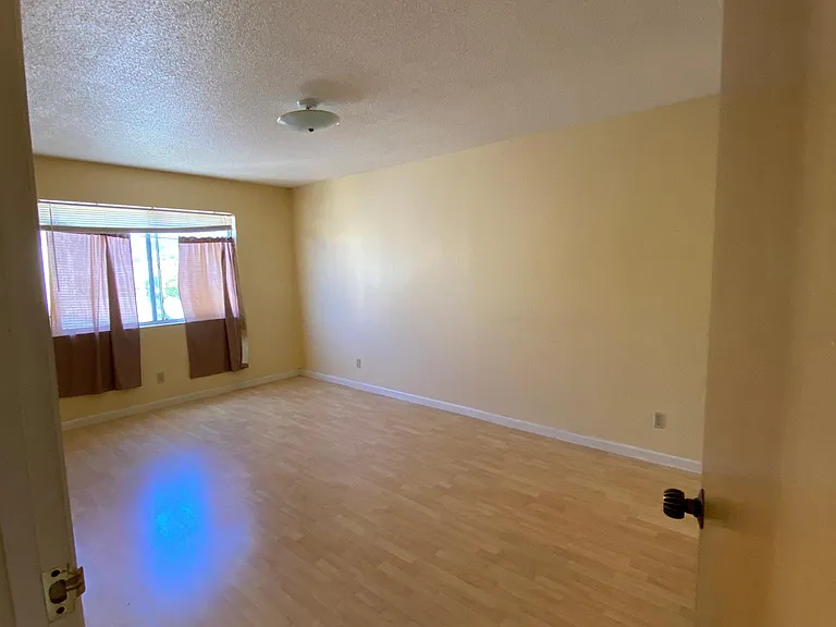 407 Cornell Ave #12 — Photo 8