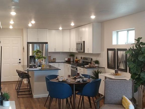 3rd image of 1131 Hummingbird Cir