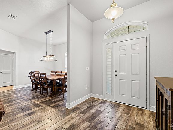 3rd image of 6132 Winchester Cir