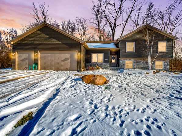 5257 Brookshire Dr, Almont, MI 48003