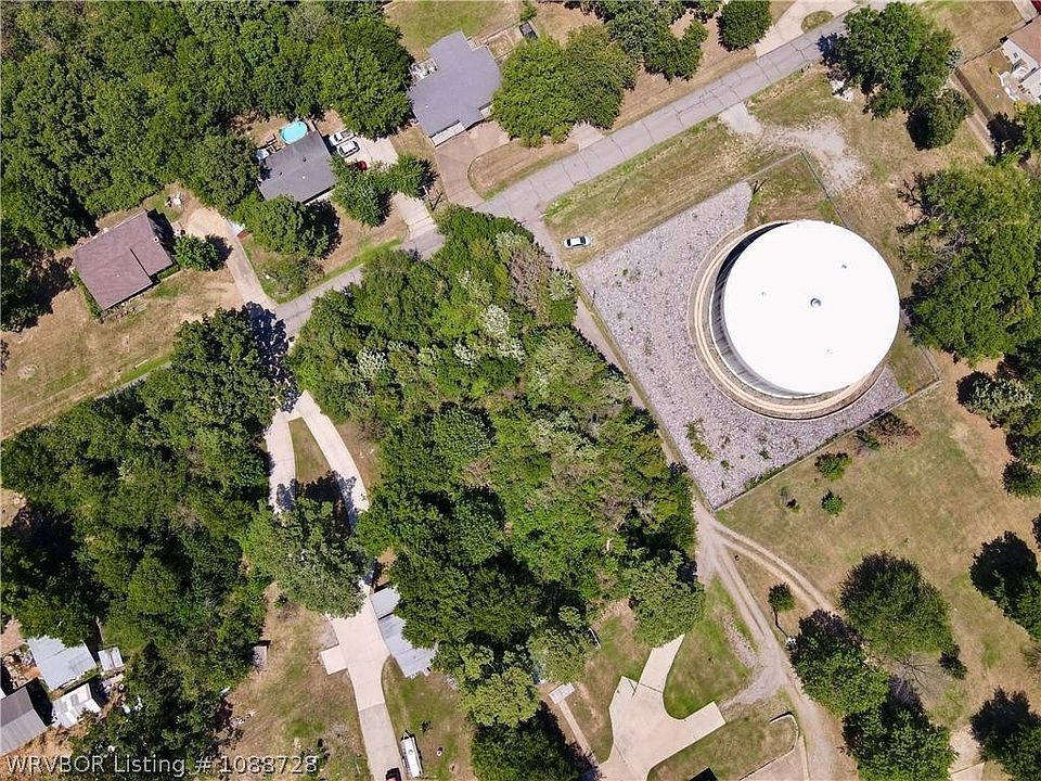 1st image of Parkview Dr
