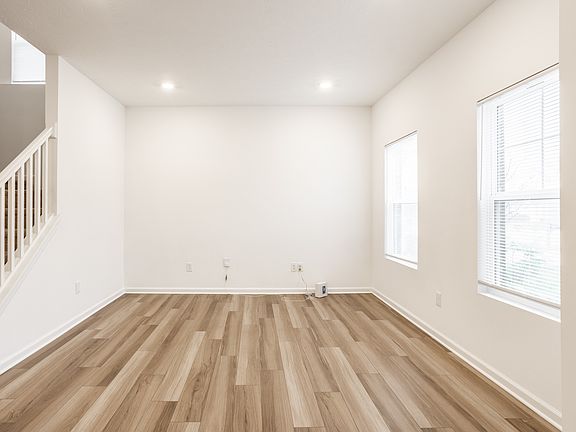 4th image of 3103 Sardonyx St