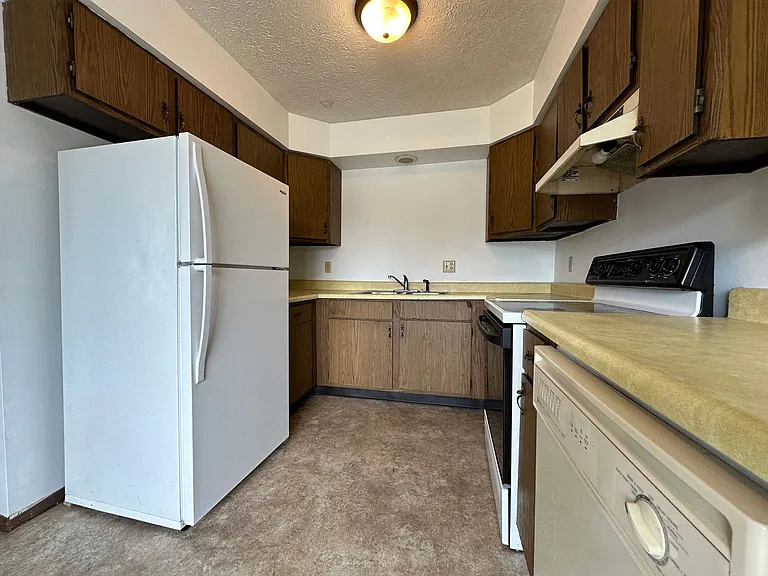 300 College Park Dr — Photo 8