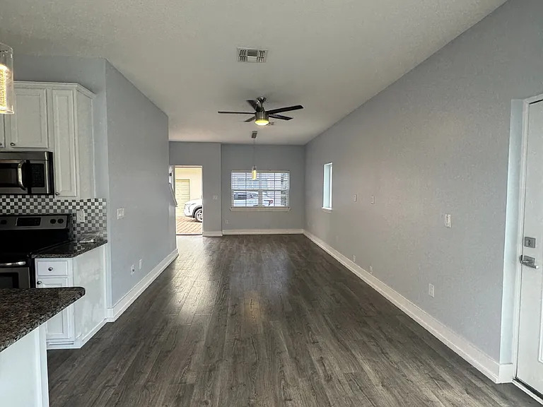 3701 W Carmen St #6 — Photo 12