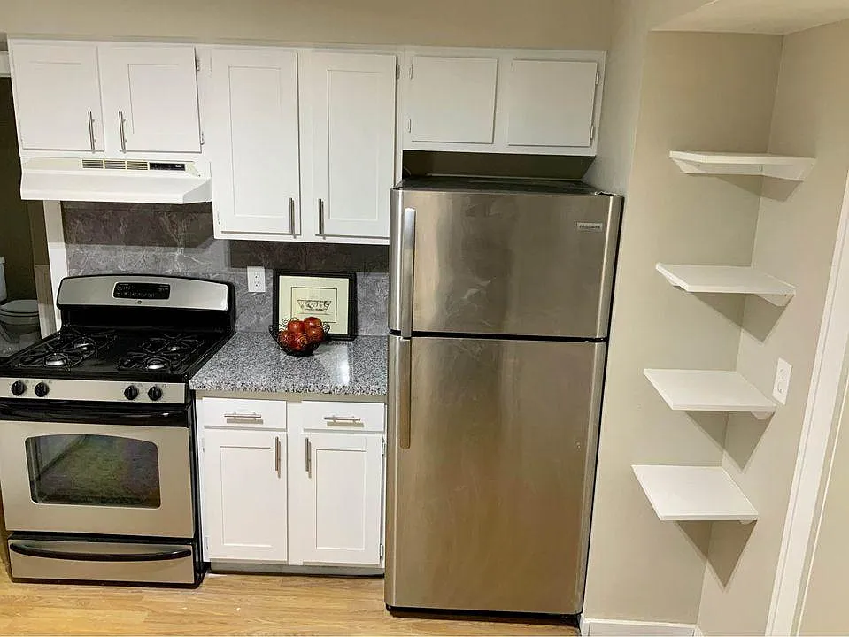 2 bed, 830 sqft, $1,595 — Photo 3