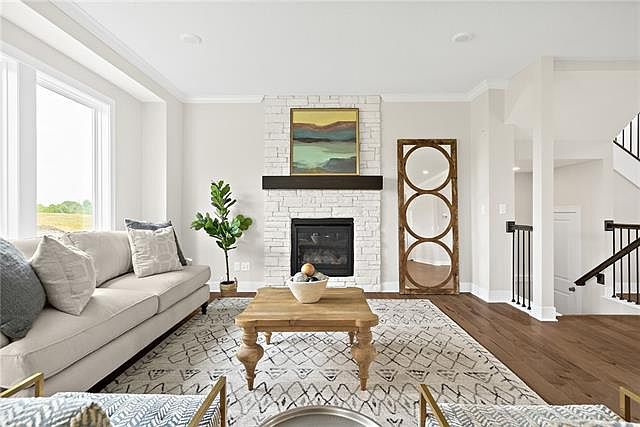 1st image of 318 NW Ambersham Dr