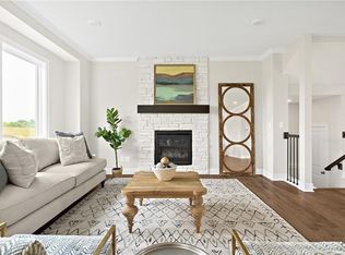 318 NW Ambersham Dr, Lees Summit, MO 64081