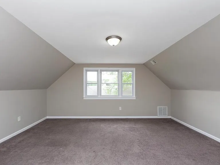 83 Buckingham Dr — Photo 14