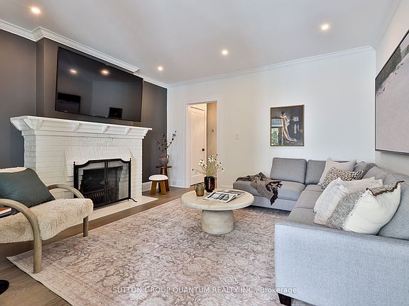 5th image of 110 Castlefield Ave