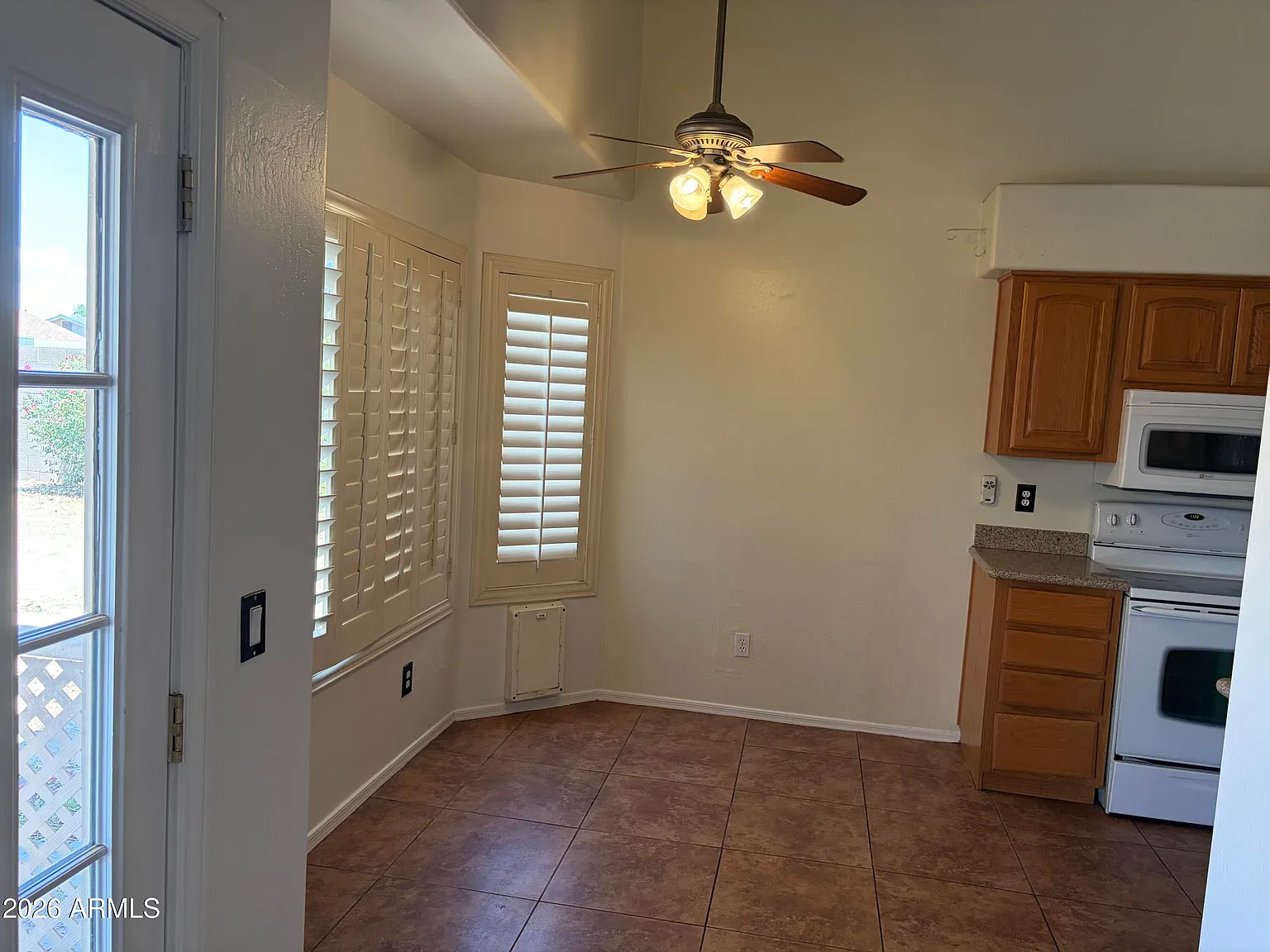 3 bed, 2.0 bath, 1242 sqft, $1,995 — Photo 3