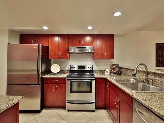 3rd image of 15900 NE 40th St #26B