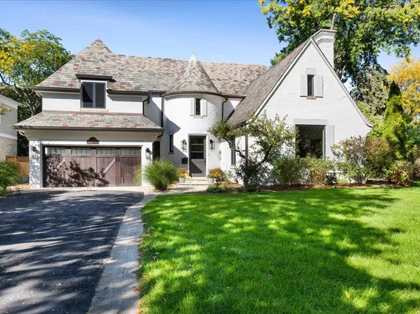 2604 Blackhawk Rd, Wilmette, IL 60091