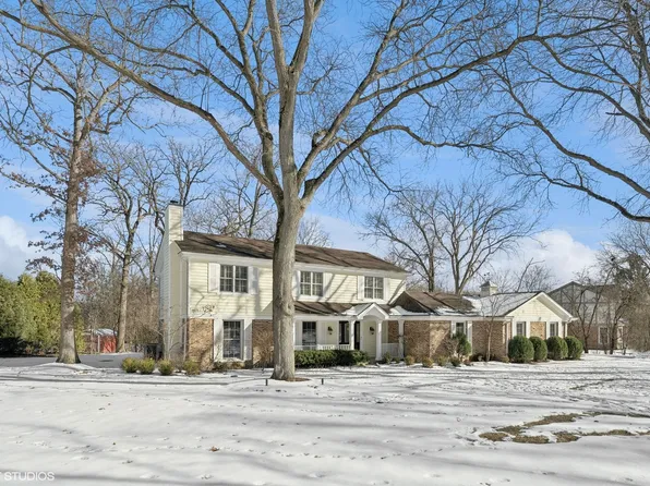 1401 Woodhill Ln, Lake Forest, IL 60045