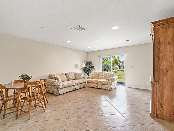 5th image of 2591 SW Marshfield Ct