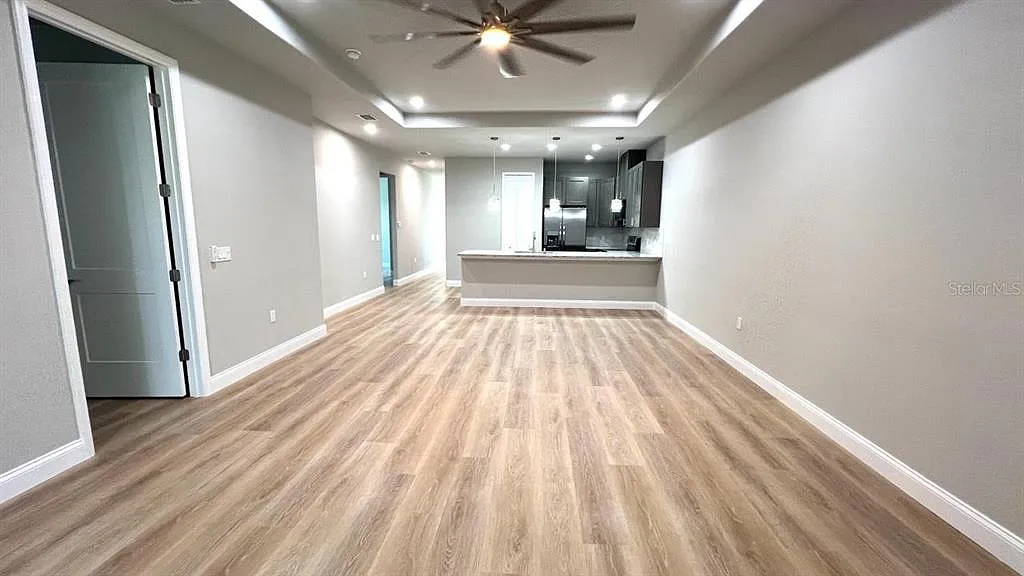 4 bed, 2.0 bath, 1400 sqft, $2,000 — Photo 4