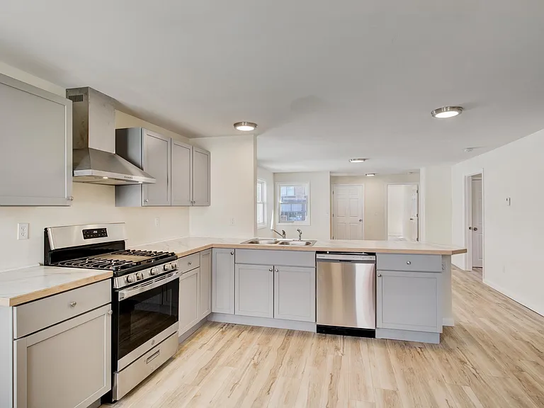 1002 Park St — Photo 14