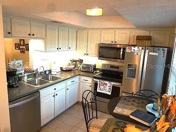 2 bed, 2.0 bath, 934 sqft, $1,900 — Photo 3