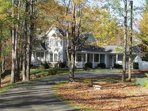 3rd image of 1555 Black Mountain Rd