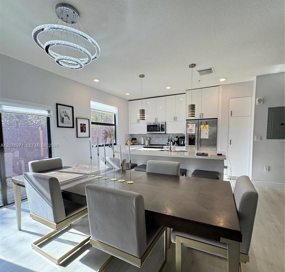 3 bed, 2.5 bath, 1425 sqft, $3,800 — Photo 2