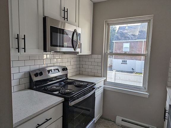 2nd image of 257 Essex St APT 8