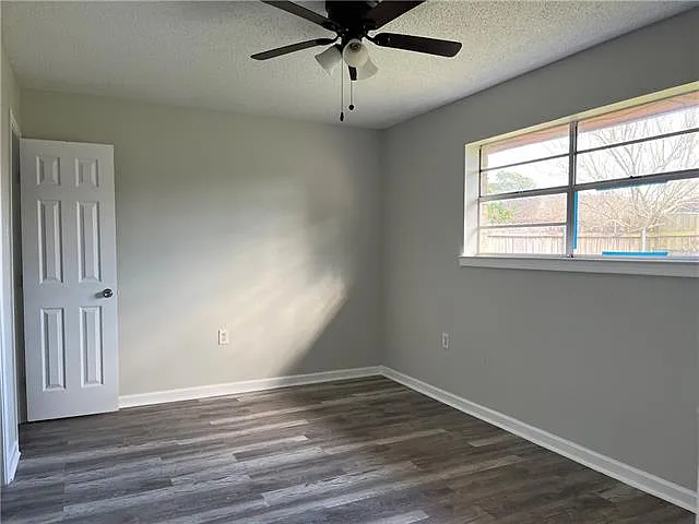 14936 Curran Rd — Photo 5