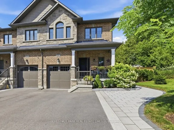 21 Gord Matthews Way, Uxbridge, ON L9P 0E9