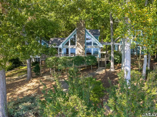239 Colonial Dr, Bracey, VA 23919