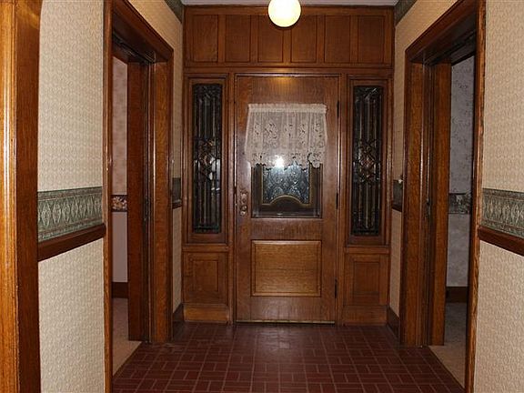 5th image of 70 N Main St