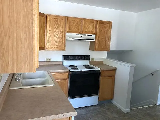 409 W Washington Ave — Photo 9