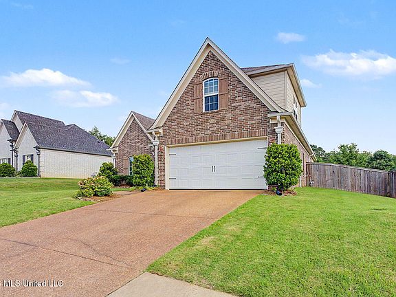 4th image of 143 Magnolia Gardens Dr