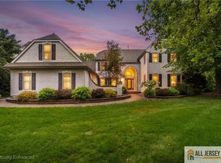 1 Woodland Dr, Cranbury, NJ 08512