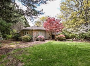 929 Country Club Dr, Greensburg, PA 15601