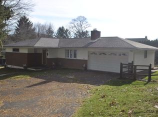 8 Colonial Ridge Rd, Johnstown, PA 15904