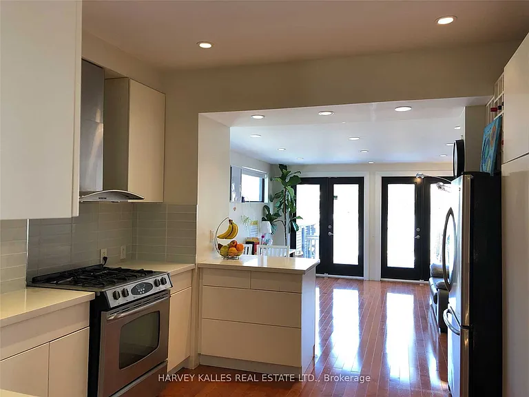 148 Roslin Ave — Photo 10