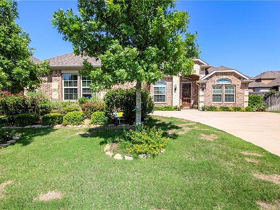 2nd image of 8633 Hornbeam Dr
