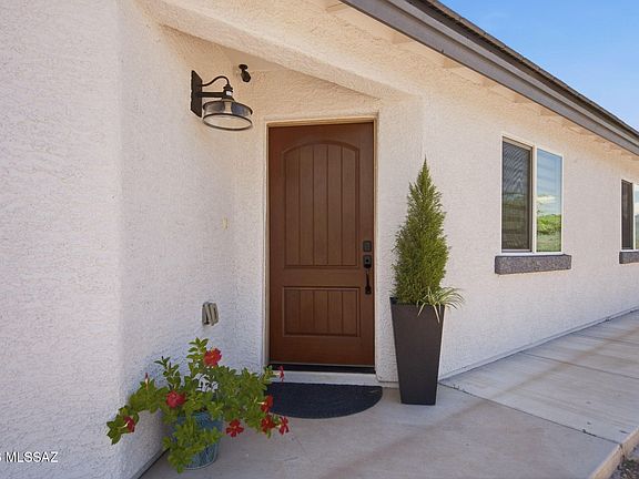 4th image of 1552 Pinguinos Ct