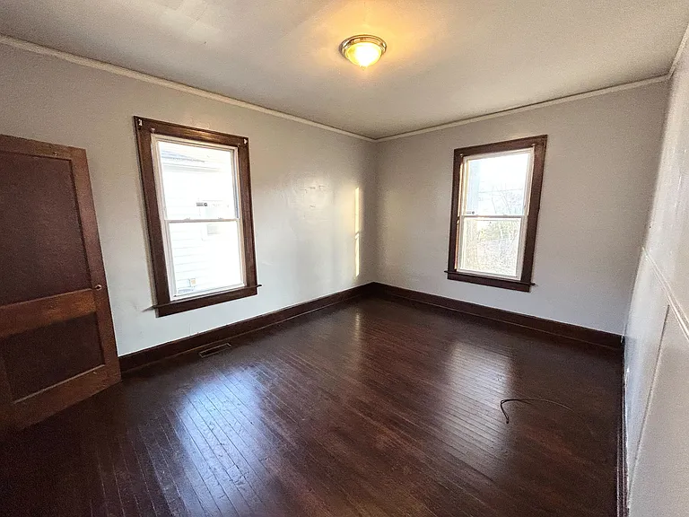 639 Jefferson Ave — Photo 6