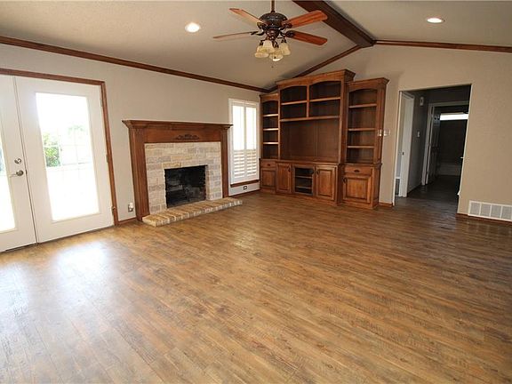 4th image of 1207 Stonelake Dr