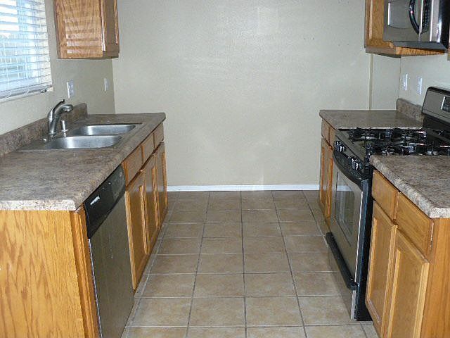 2nd image of 4127 Baycliff Way