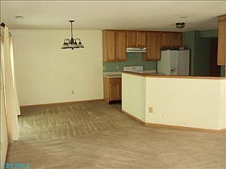 3rd image of 2541 Northwold Rd