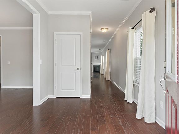 3rd image of 1510 Thoroughbred Blvd