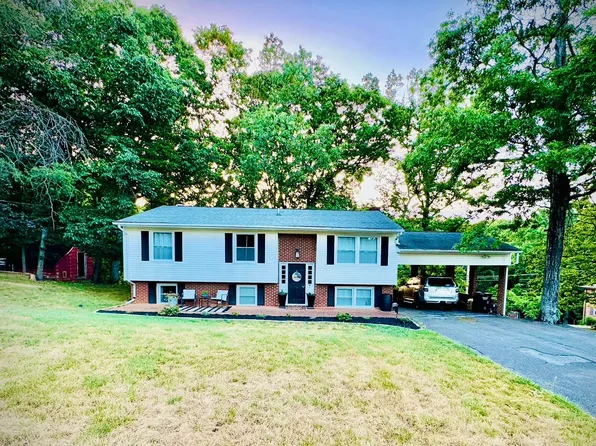 2109 Sourwood St, Roanoke, VA 24012