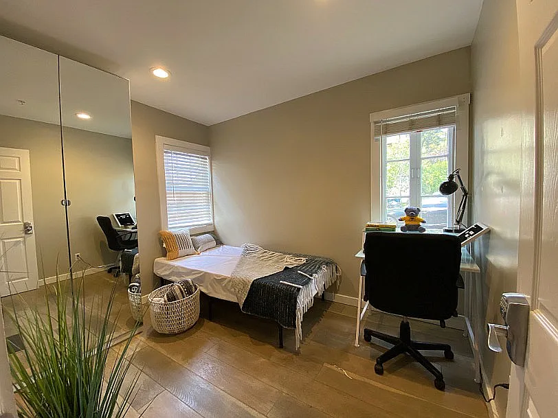 1770 La Loma — Photo 3