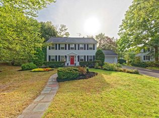 29 Folmsbee Dr, Menands, NY 12204
